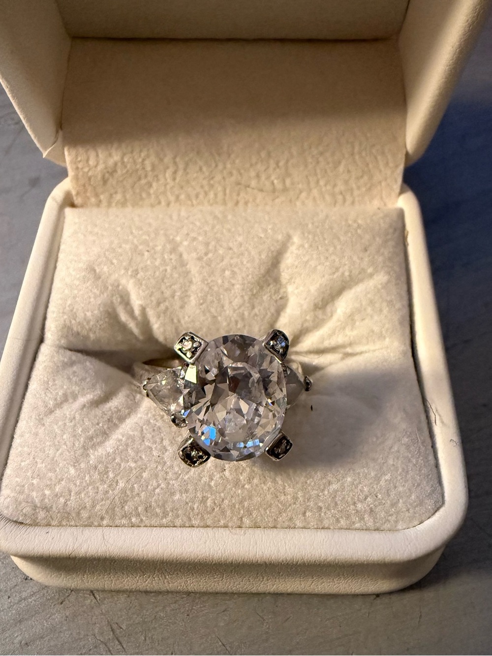 Antique Sterling 925 with White Gold plate sz 7 Moisanite super shiny Ring